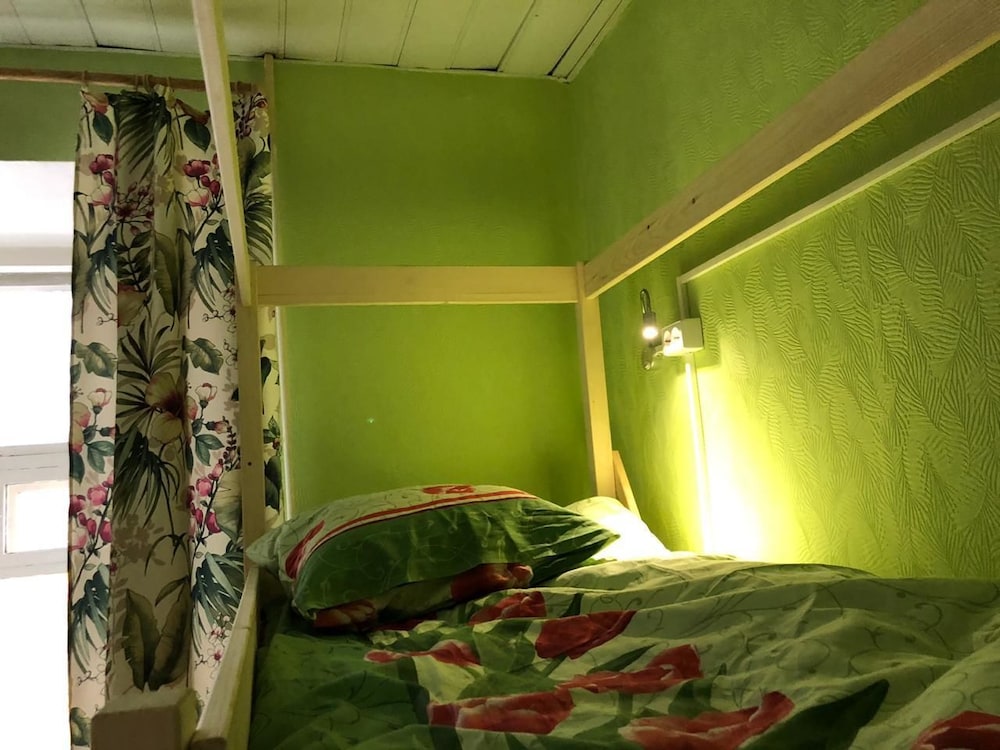 HotelHot Baumanskaya - Hostel