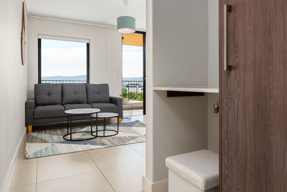 Waters Edge 511 view 4