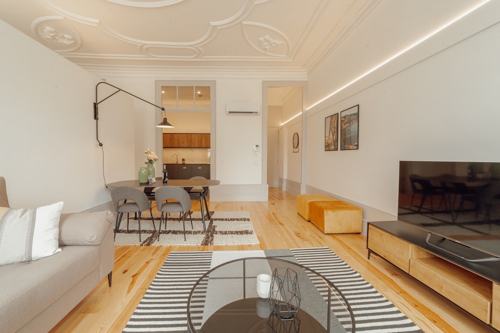 Heart OF Porto Apartment C by Vacationy