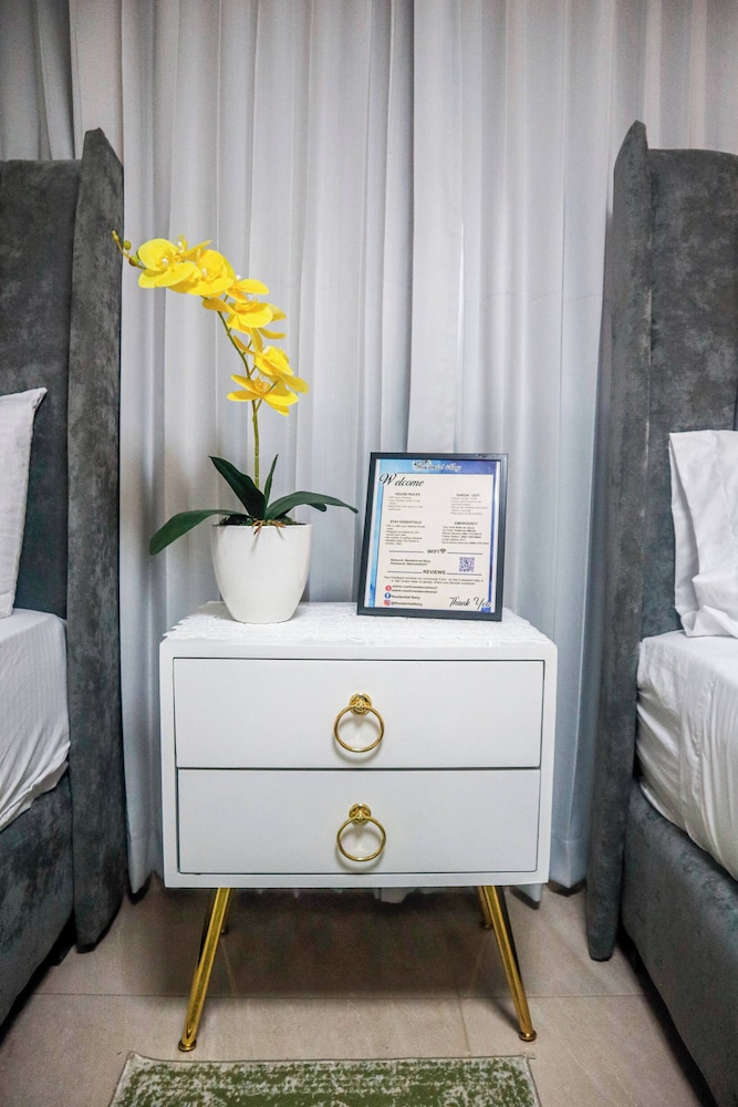 Family apt Centric Near Historic Center Boardwalk