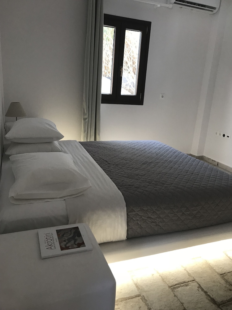 Elia Residences Santorini