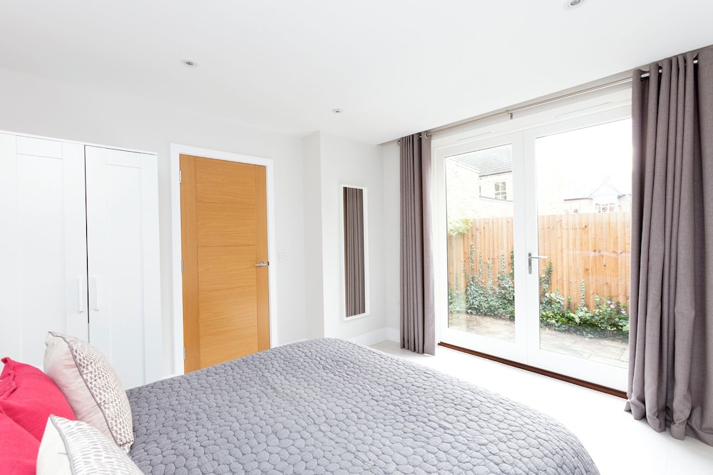 Stunning Central Windsor Town House