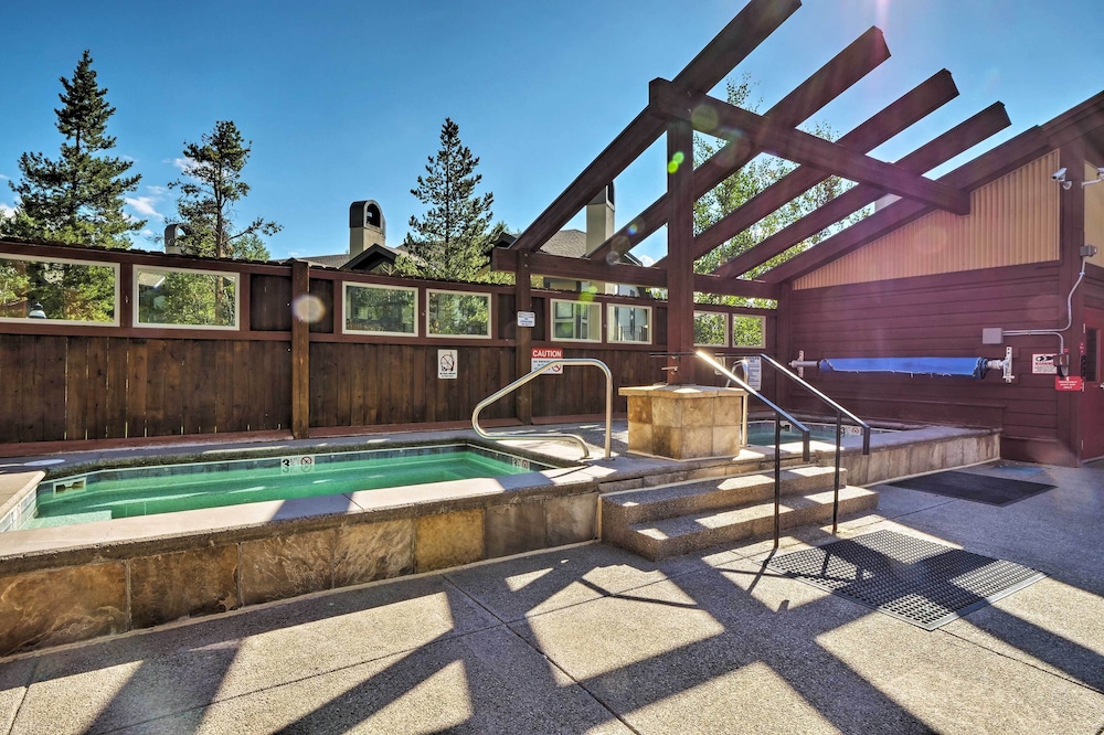 Walk to Main Street: Breck Condo w/ Balcony!