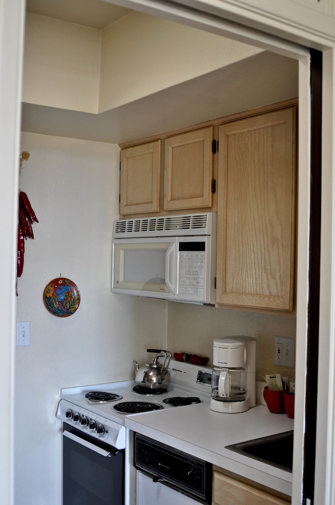 Mission Hill Casitas - Property Image 7