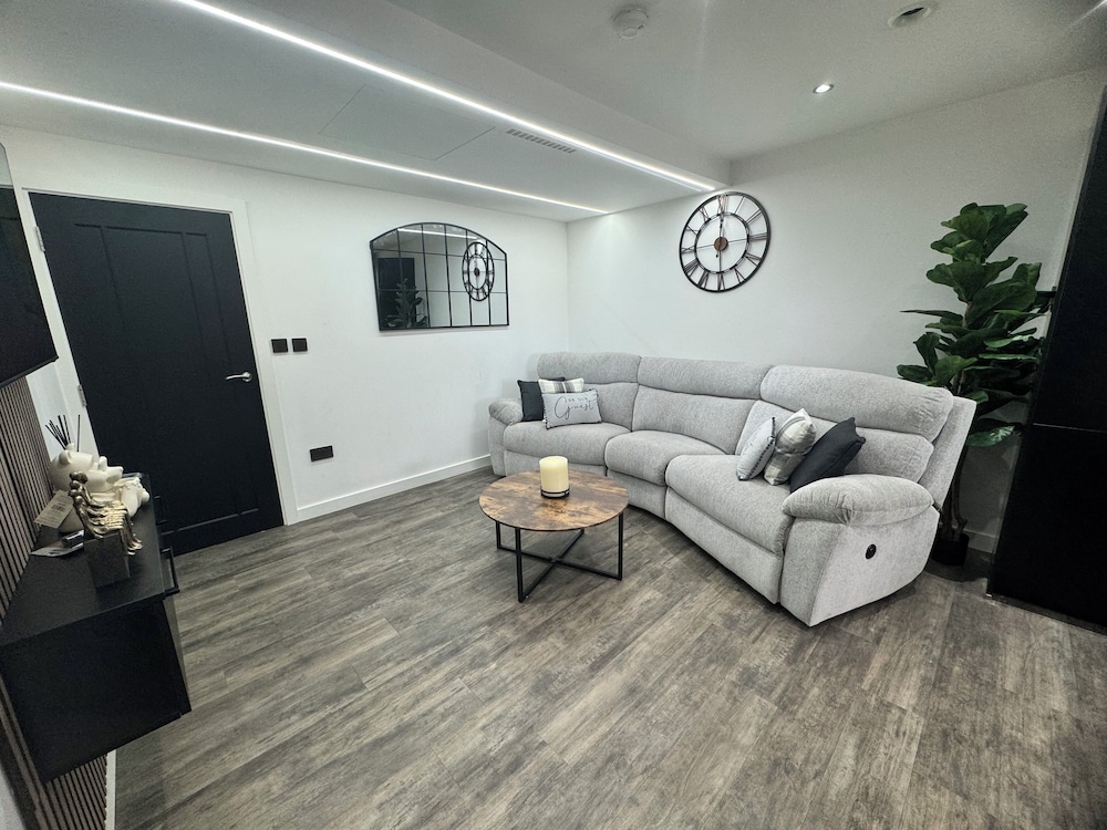 Luxury Flat in Uxbridge