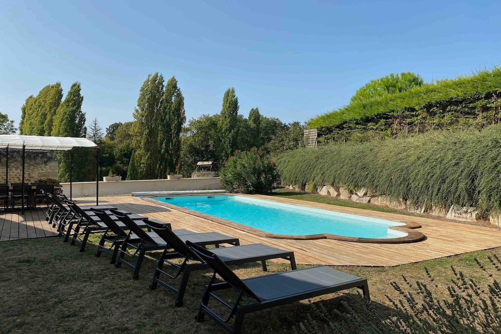 Villa With Pool in Dordogne Countryside