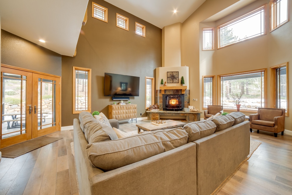 Reno Vacations - Sleek Reno-lake Tahoe Retreat, 4 Mi to Ski Mt Rose - Property Image 4