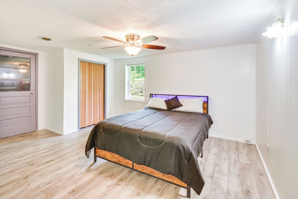 Seneca Vacation Rental w/ Grill Near Lake Hartwell view 3
