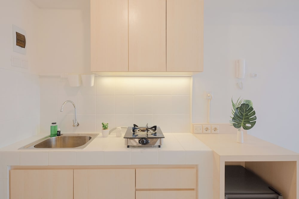 Compact And Homey Studio At Tokyo Riverside Pik 2 Apartment