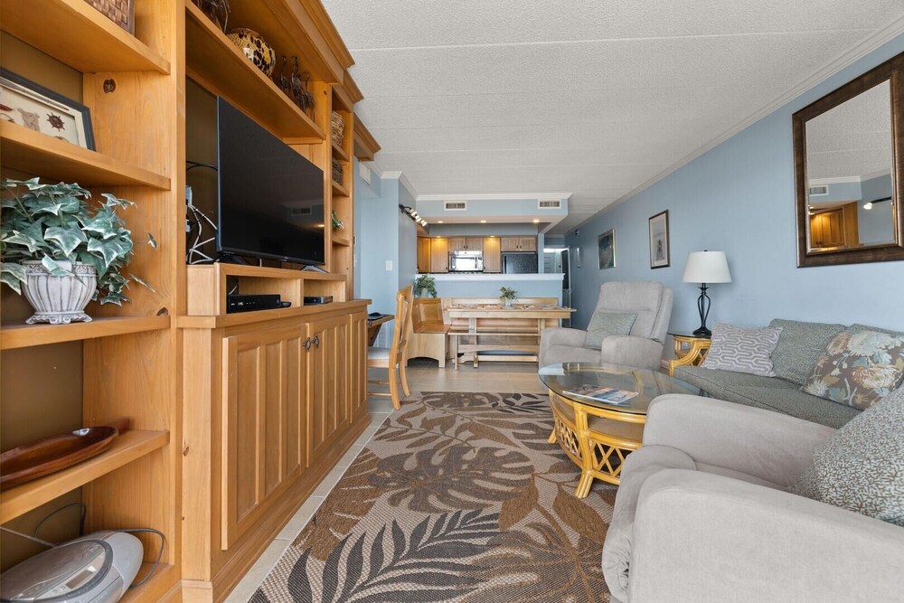 Bimini 105 2 Bedroom Condo by RedAwning