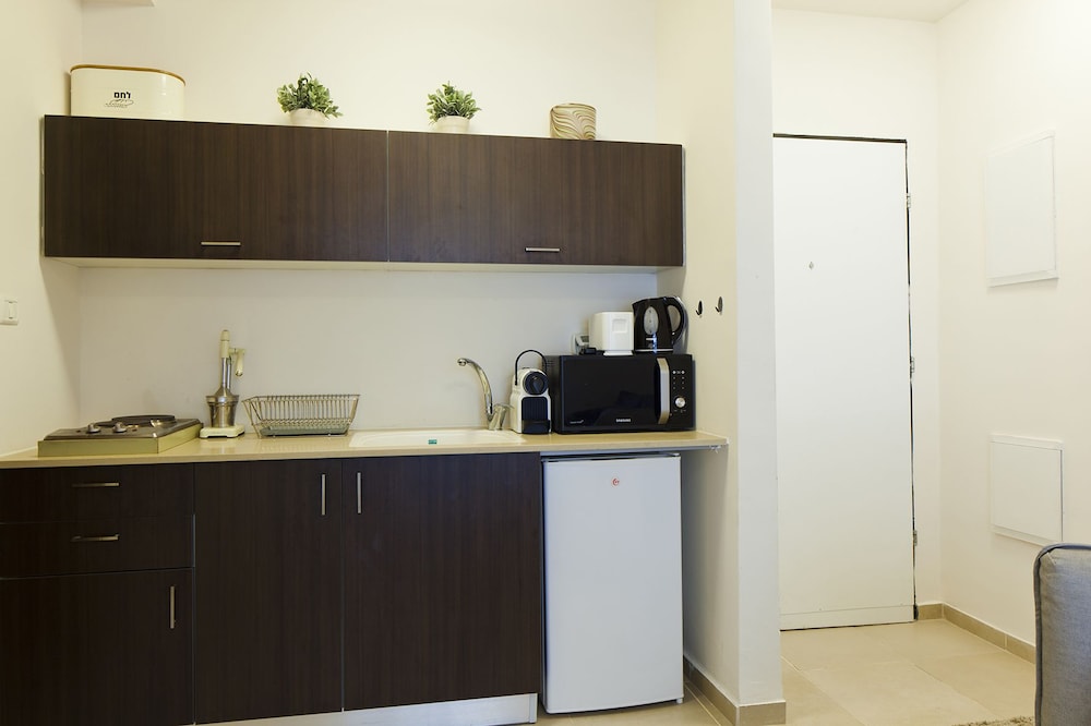 TLV Suites By The Sea - 2 Rooms