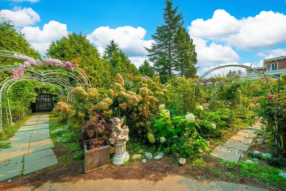 Cozy 3BR Villa Garden View Beach