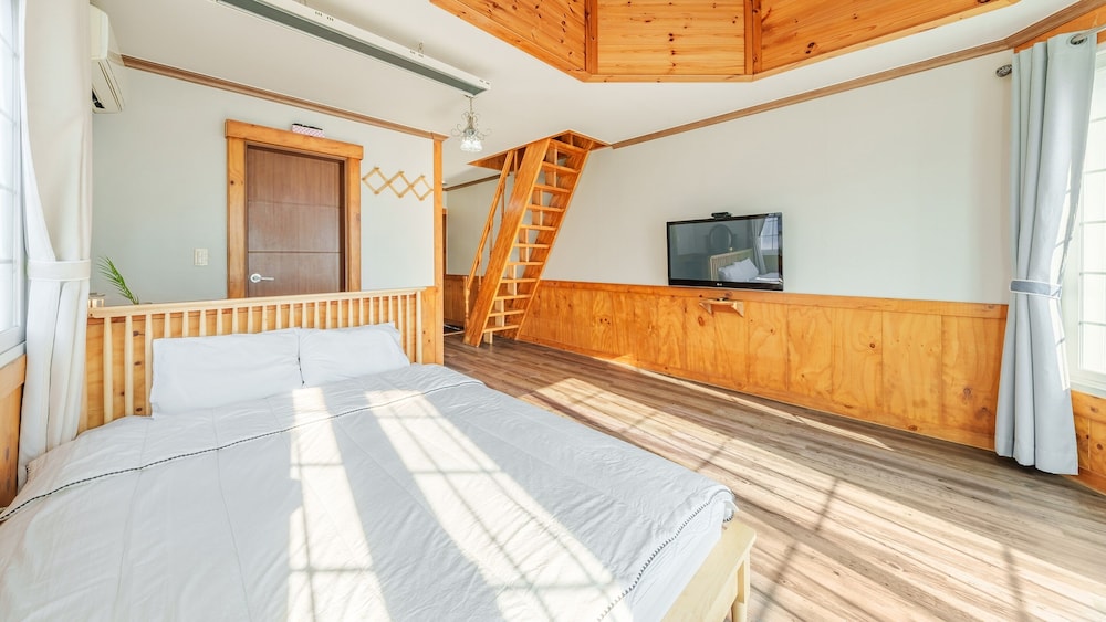 Geoje Come and Stay Pension