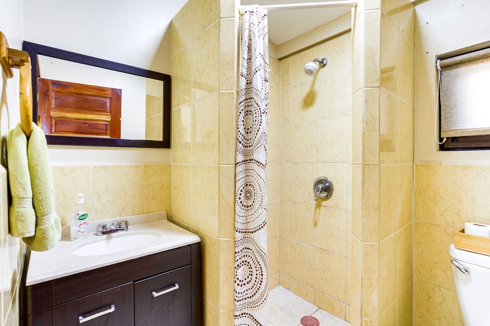 Coconut Row Boutique Hotel
