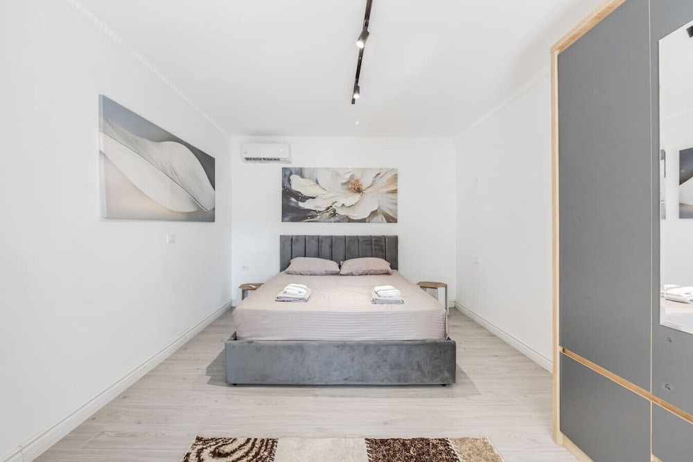 Green Luxe Suite 2 in Shkod r
