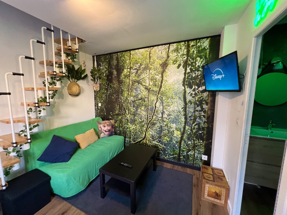 Quiet & Stylish Home With Garden