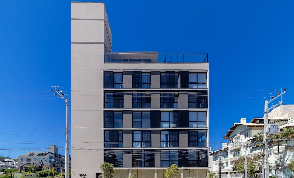 Studios in Building With Swimming Pool in Jurere - SOT