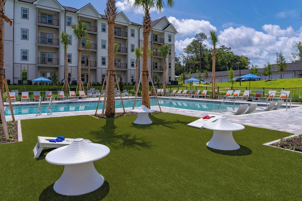 Landing Apartments Rolling Hills