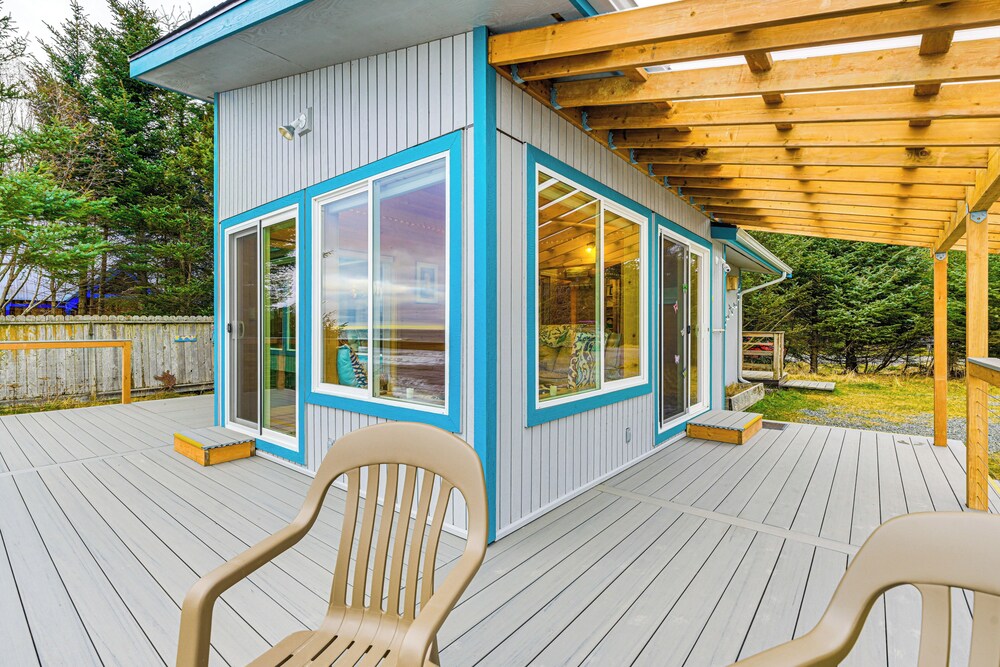 Deck & Panoramic Views: Bayfront House in Homer!