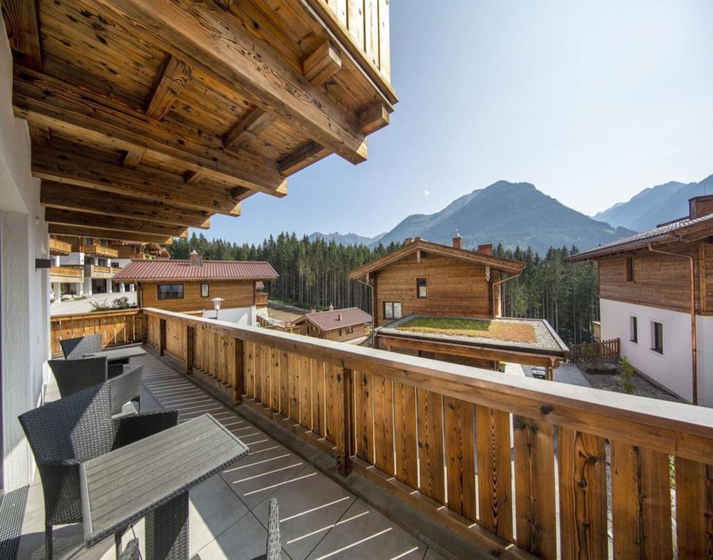 Stylish Alpine Chalet With Carport