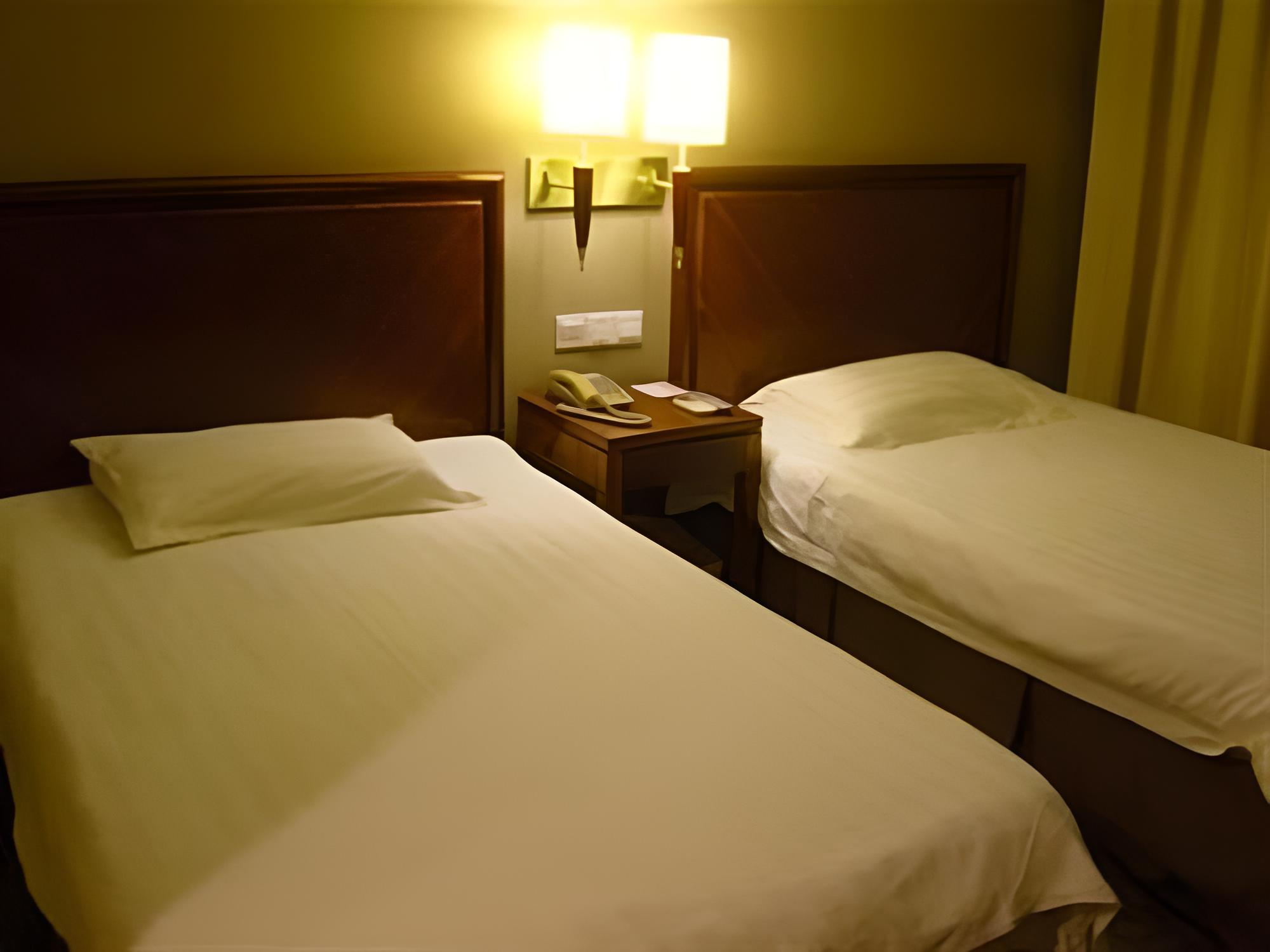 GEM Hotel Wuning Road Zhenping Road Metro Station