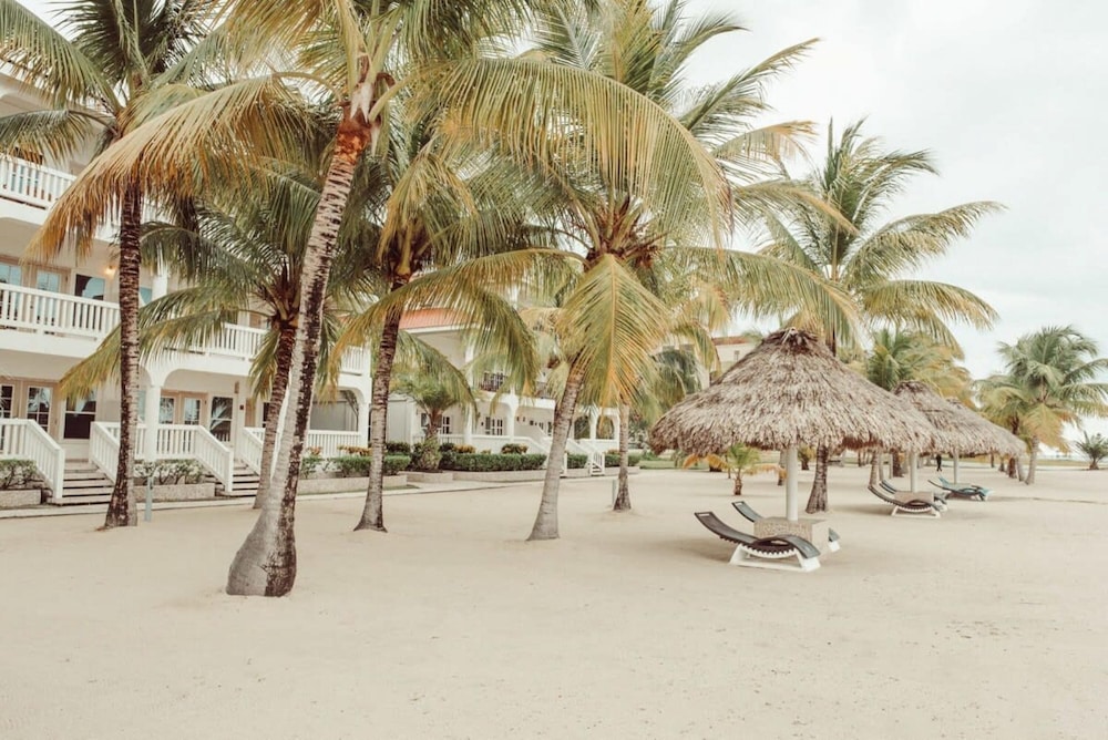 Rum Punch- Beachfront Bungalow Pool Kayaks Pier