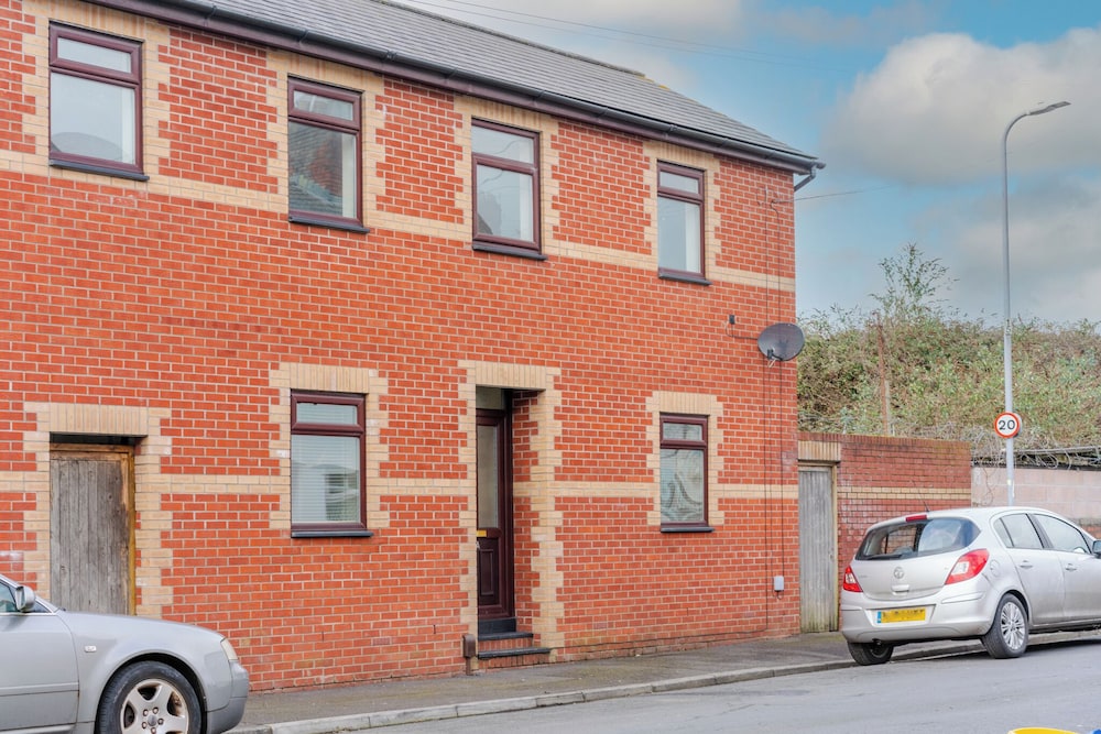 2 Bed House Close to Cardiff City Centre