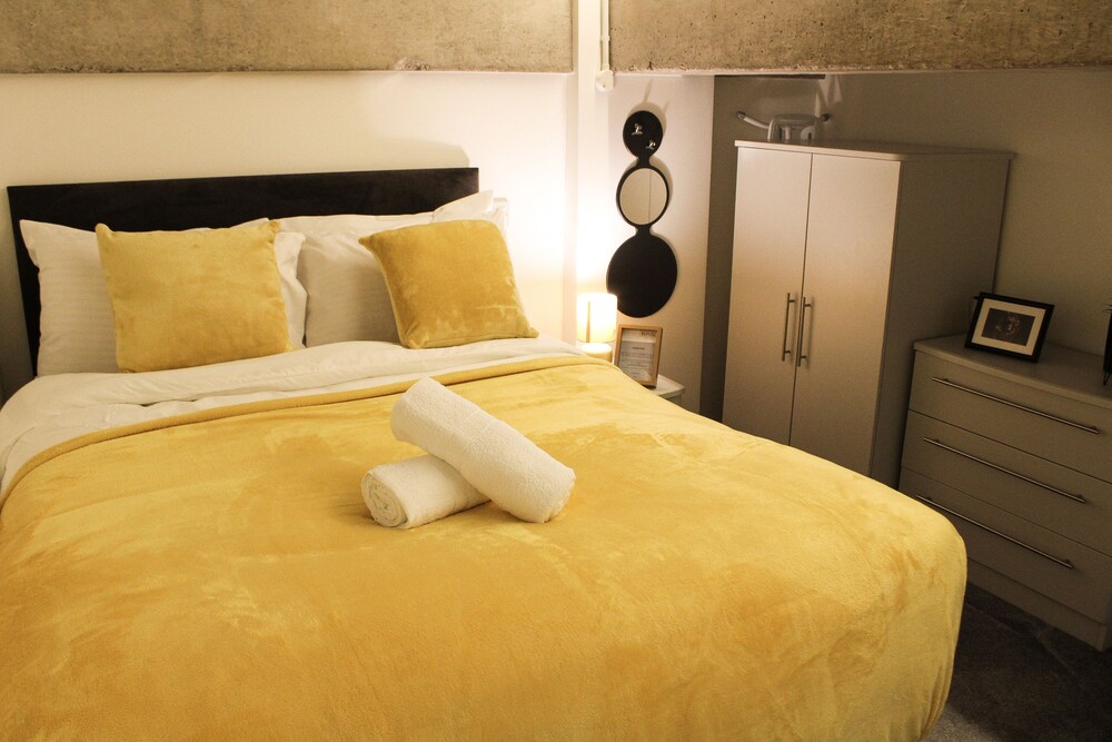 Modern Luxury Serviced Duplex Apartments by Repose view 3