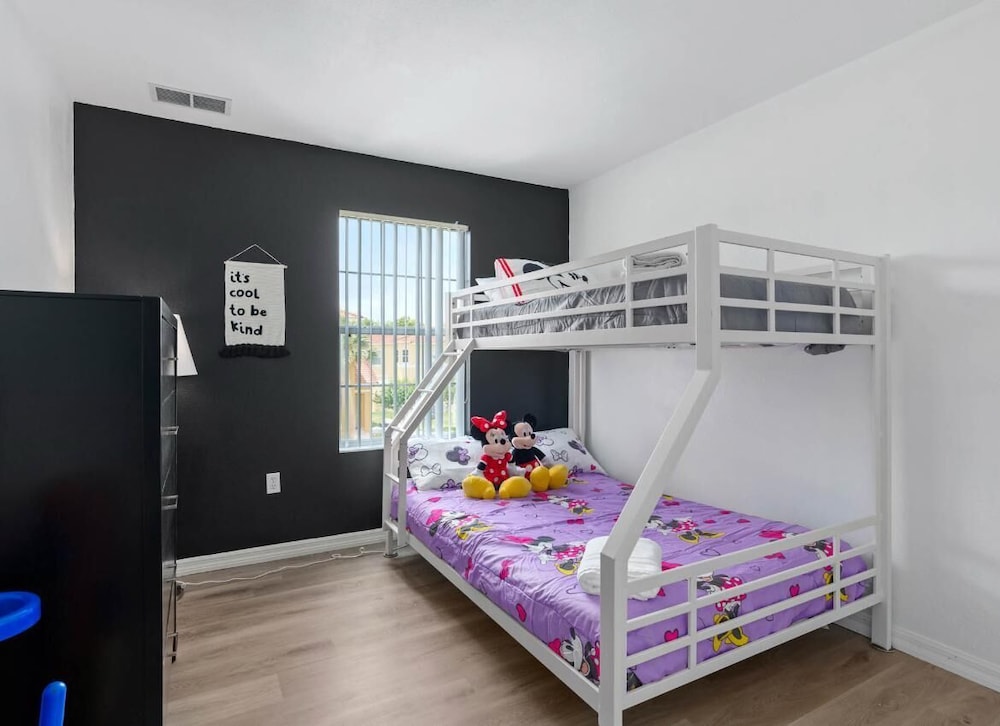 Amazing 3BR 2BA Townhome With Lake View at Terra Verde!