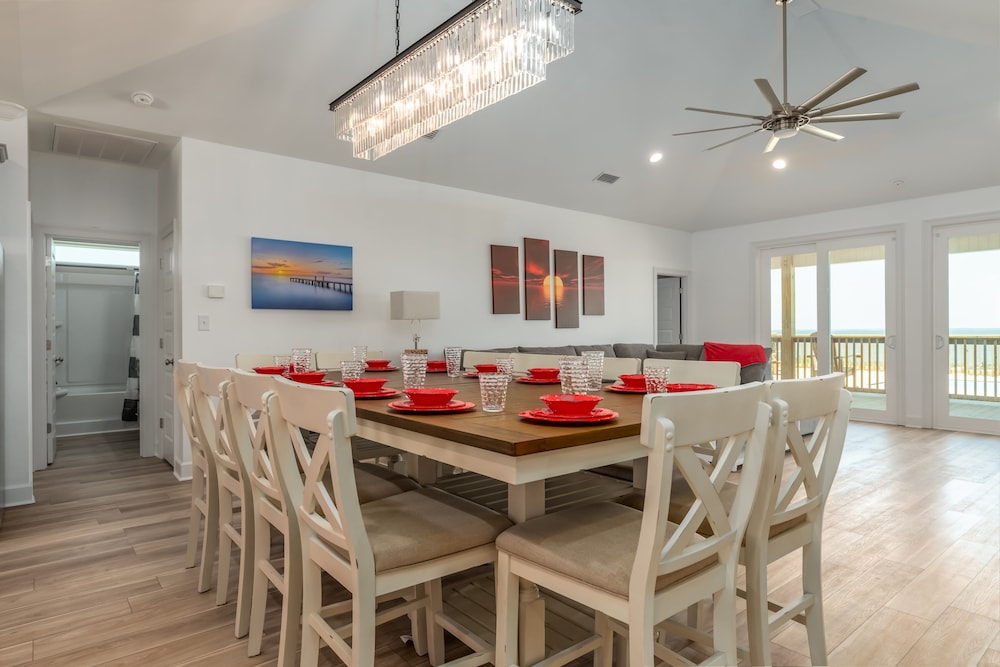 Wine N' Sea - 2704 Bienville 5 Bedroom Home by RedAwning