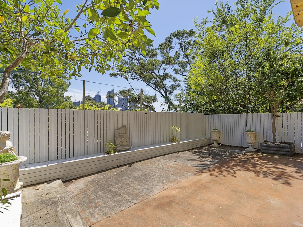 Potts Point Vacations - Azzurro Pod Hotel Potts Point - Property Image 3