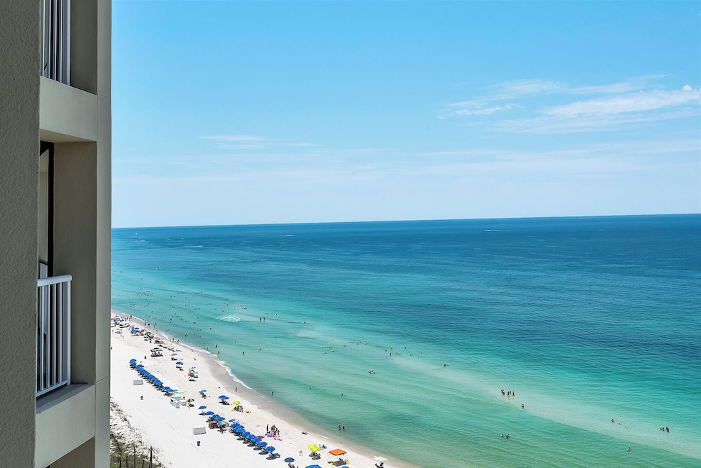 20th Floor Condo! Sleeps 8! Gulf Front Master Suite w/ Beautiful Gulf Views!