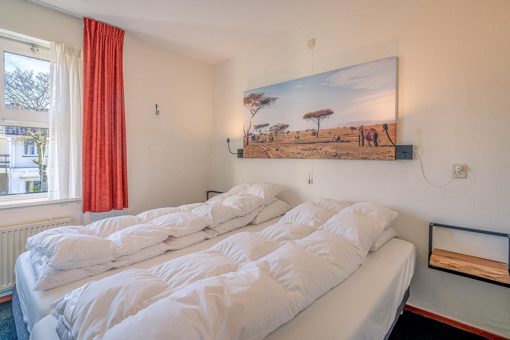 Nice Apartment Near the Center of De Koog