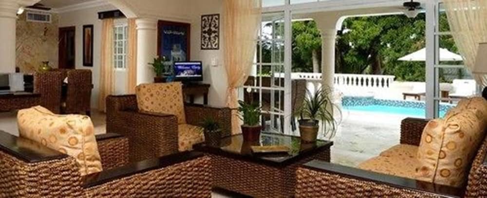 Crown Villas, All-Inclusive