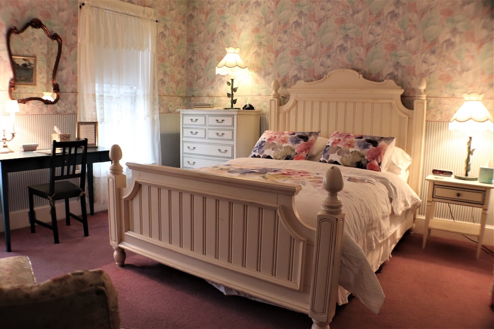 The Lincoln Short North B&B