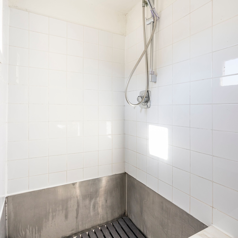 Cerchi 3 in Firenze With 2 Bedrooms and 1 Bathrooms
