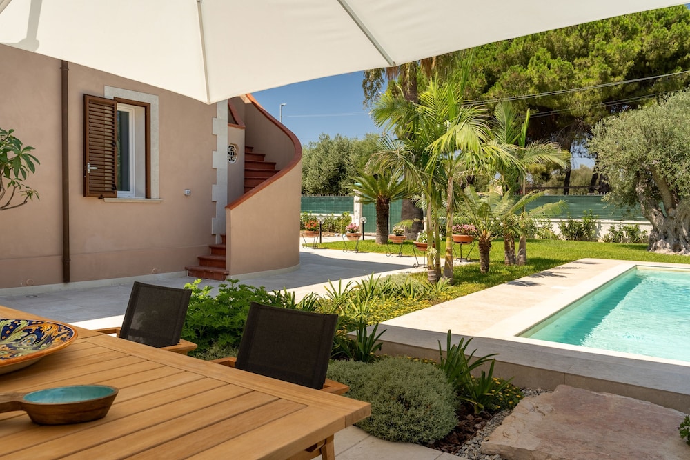 Villa Bali With Pool by Wonderful Italy