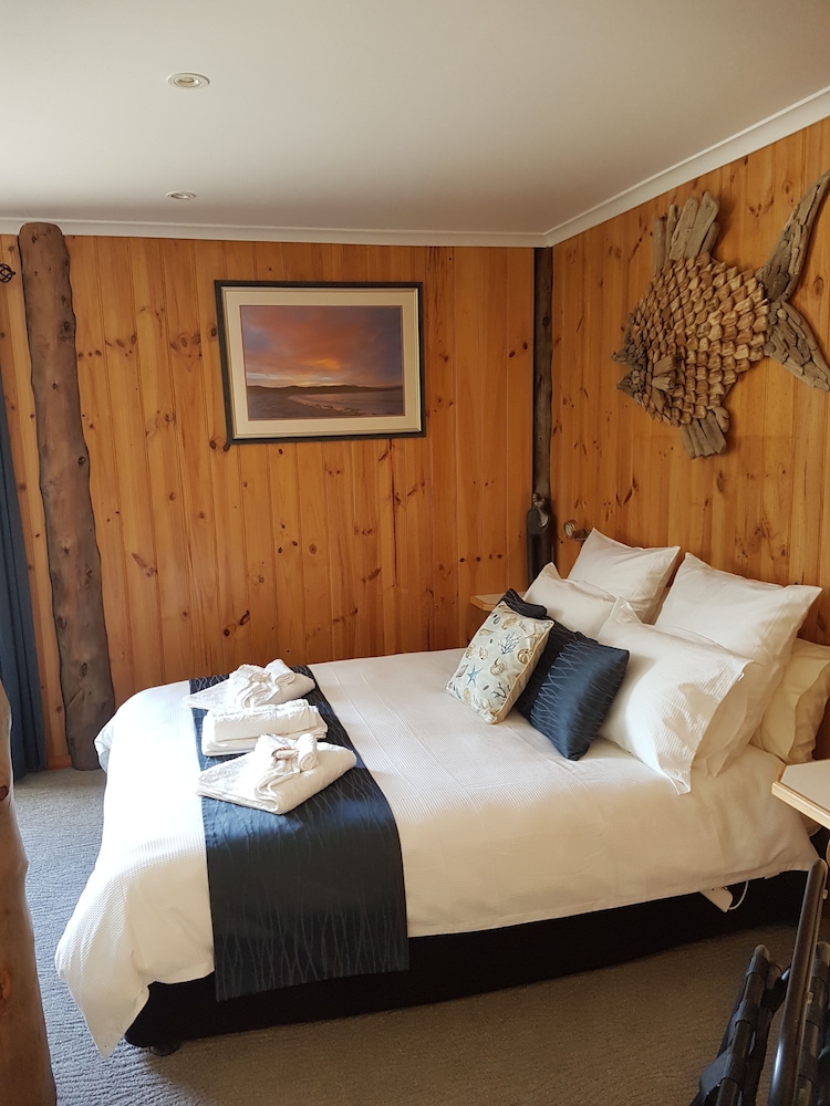 Bed in the Treetops Bed & Breakfast