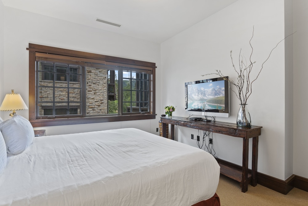 Arrowleaf Lodge at Deer Valley Resort - Two Bedroom Residence #301 2 Condo