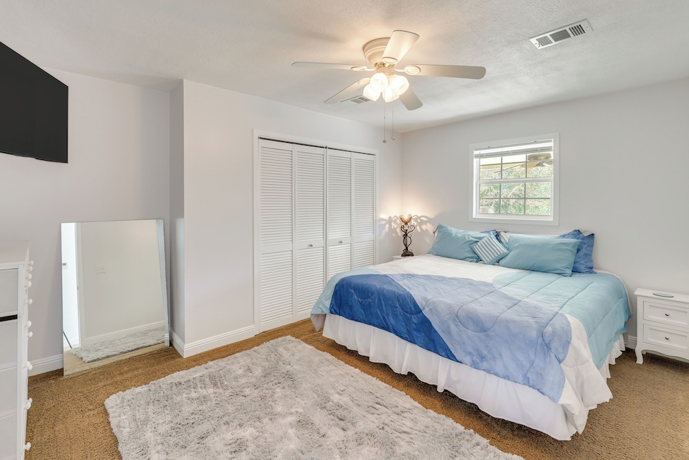 14 Mi to Montgomery: Quaint Couple's Apartment