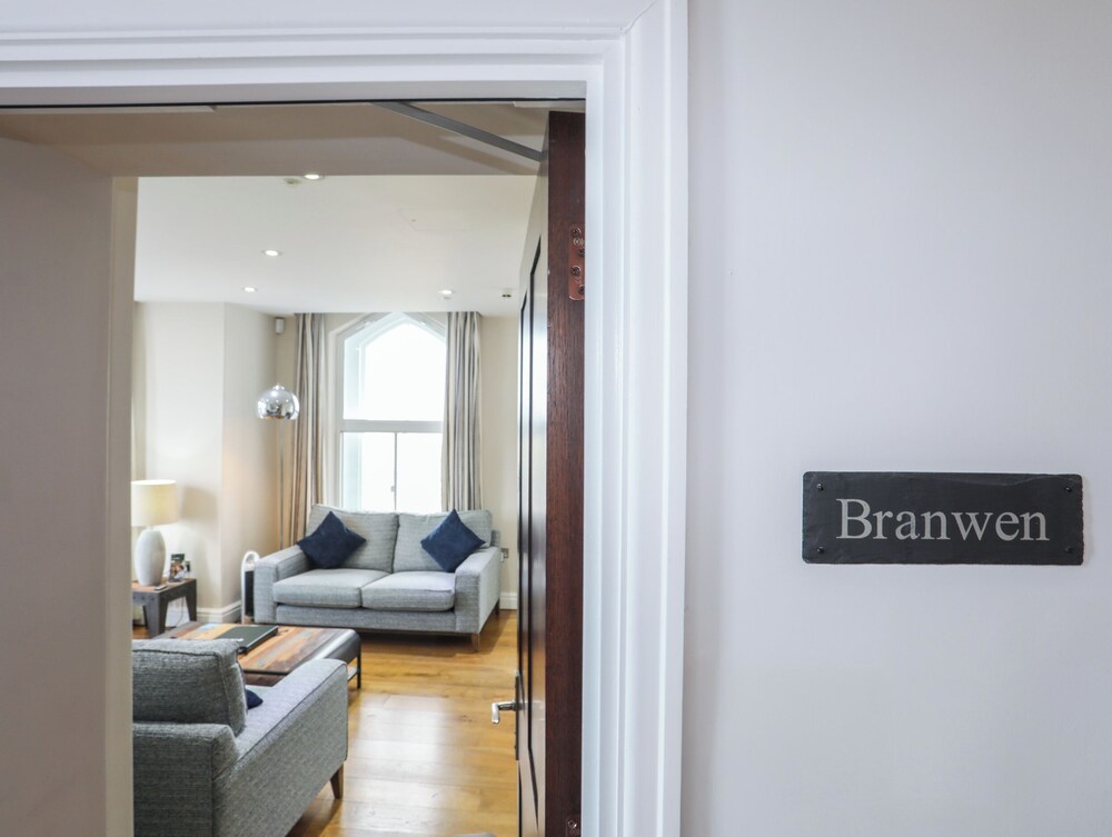 Harlech Apartments - Branwen