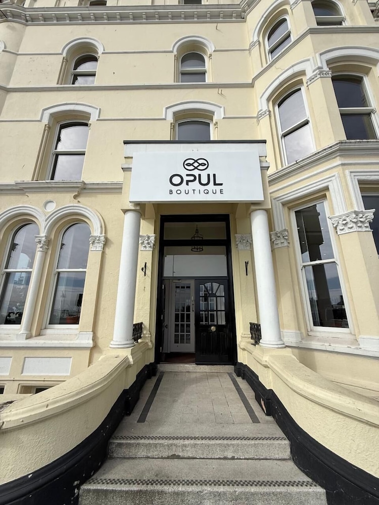 Opul Boutique