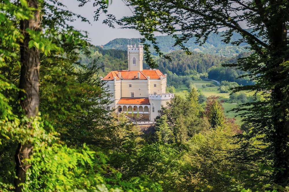 Castle View Haven With Wellness And Pool