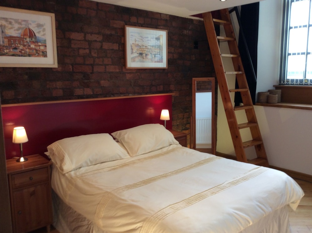 Trafalgar Warehouse Apartments view 2