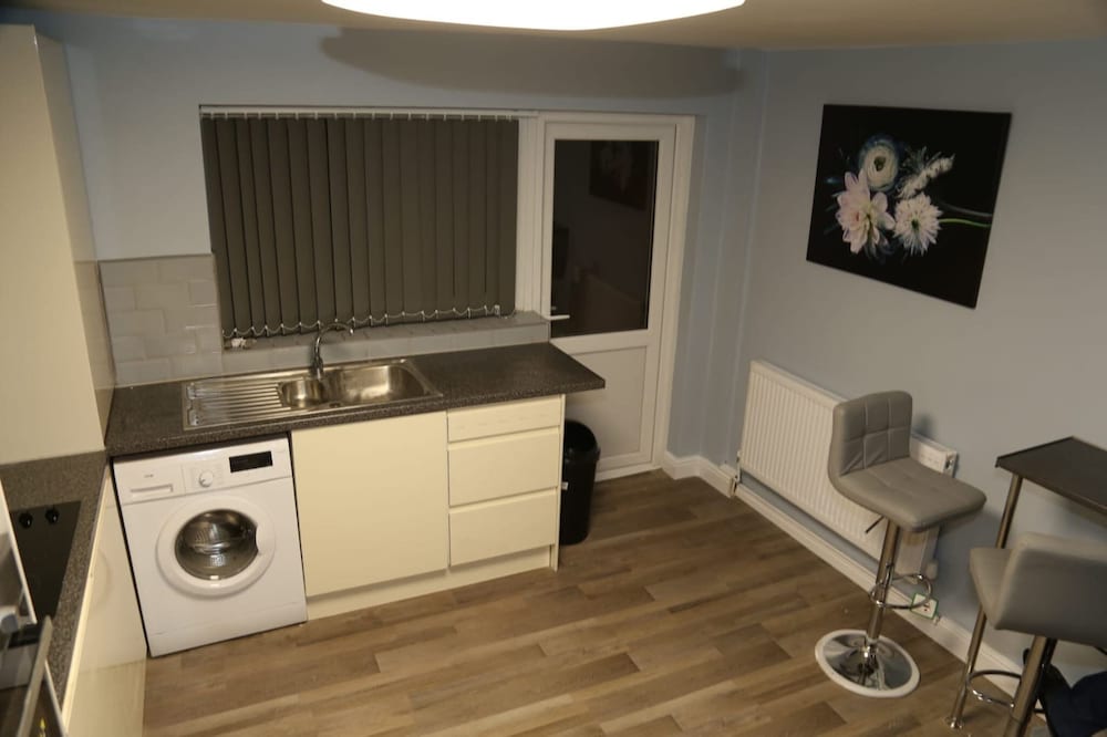 Room in House - A A Guest Room8