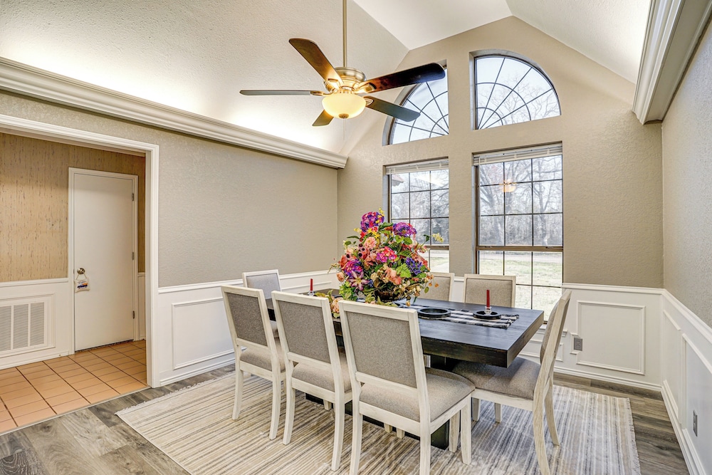 Large Yard, Fire Pit & Games: Grandview Haven!