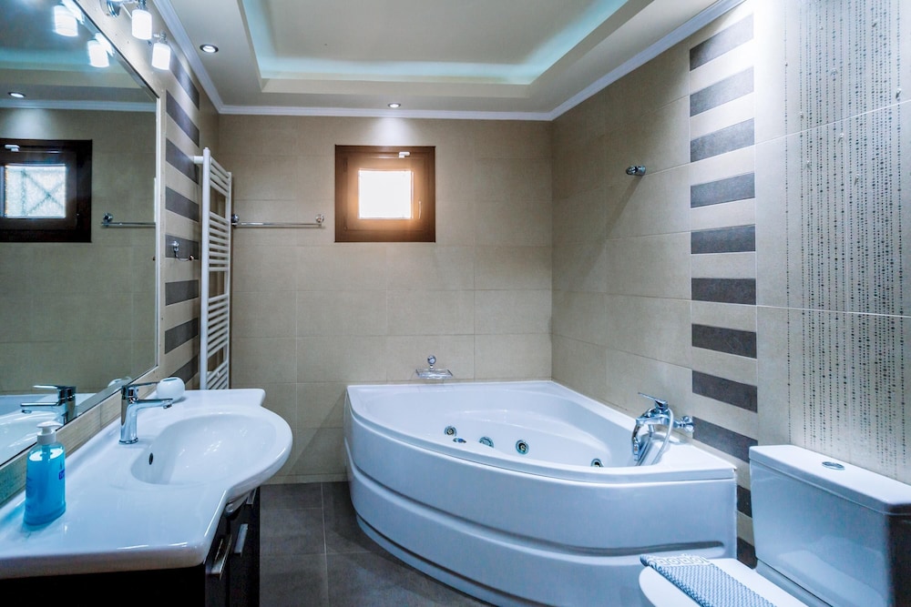 Hidden Heaven Luxury Villa view 3