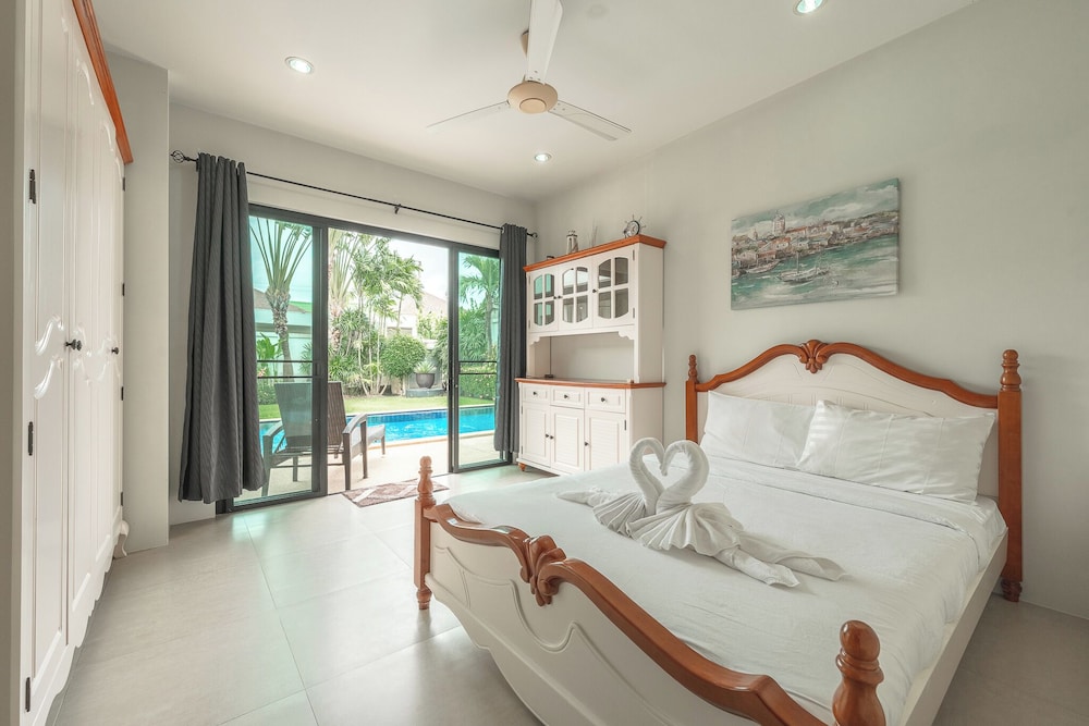 4Br Near Pier Private Pool & Garden V246