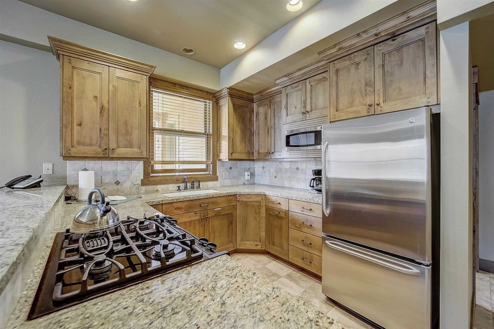 2 Ski-in/ski-out Condos w/ Hot Tubs Deer Valley Mont Cervin by Avantstay