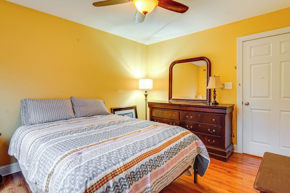 Spacious Lakefront Apt w/ Deck in Fayetteville!